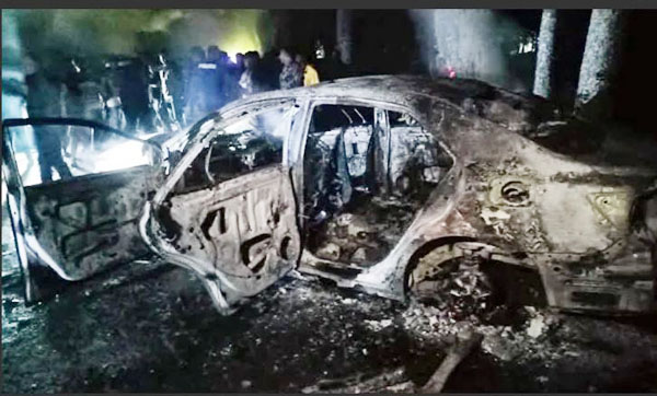 মাদারীপুরে প্রাইভেটকারের ধাক্কায় শিশুর মৃত্যু, গাড়িতে আগুন জনতার