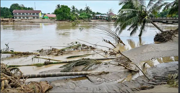 ইন্দোনেশিয়ায় বন্যায় মৃতের সংখ্যা ২০০ ছাড়িয়েছে