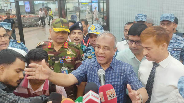বিমানবন্দরে আগুনের ঘটনা তদন্তে আসছে ৪ দেশের বিশেষজ্ঞ টিম : স্বরাষ্ট্র উপদেষ্টা
