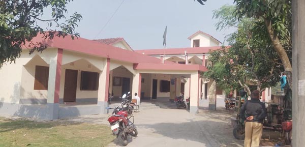 মান্দায় ঘুষের বিনিময়ে মাদকসেবীকে গ্রাম পুলিশে নিয়োগের অভিযোগ
