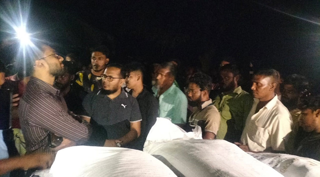 চারঘাটে সার পাচারের দায়ে ডিলারের জরিমানা