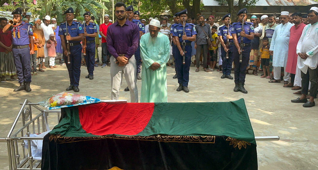 চারঘাটে বীর মুক্তিযোদ্ধার মৃত্যু, রাষ্ট্রীয় মর্যাদায় দাফন