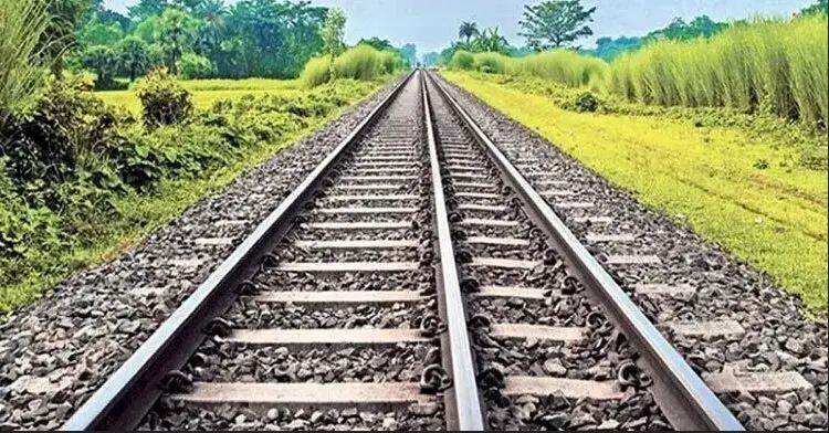 মিরসরাইয়ে ট্রেনে কাটা পড়ে প্রাণ গেল দুজনের