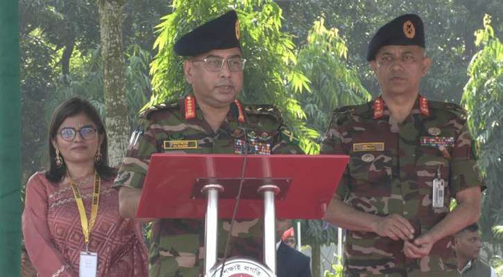 দেশের ৫০ শতাংশ নারী, তাদের বাদ দিয়ে উন্নয়নের চিন্তা করলে তা ভুল: সেনাপ্রধান