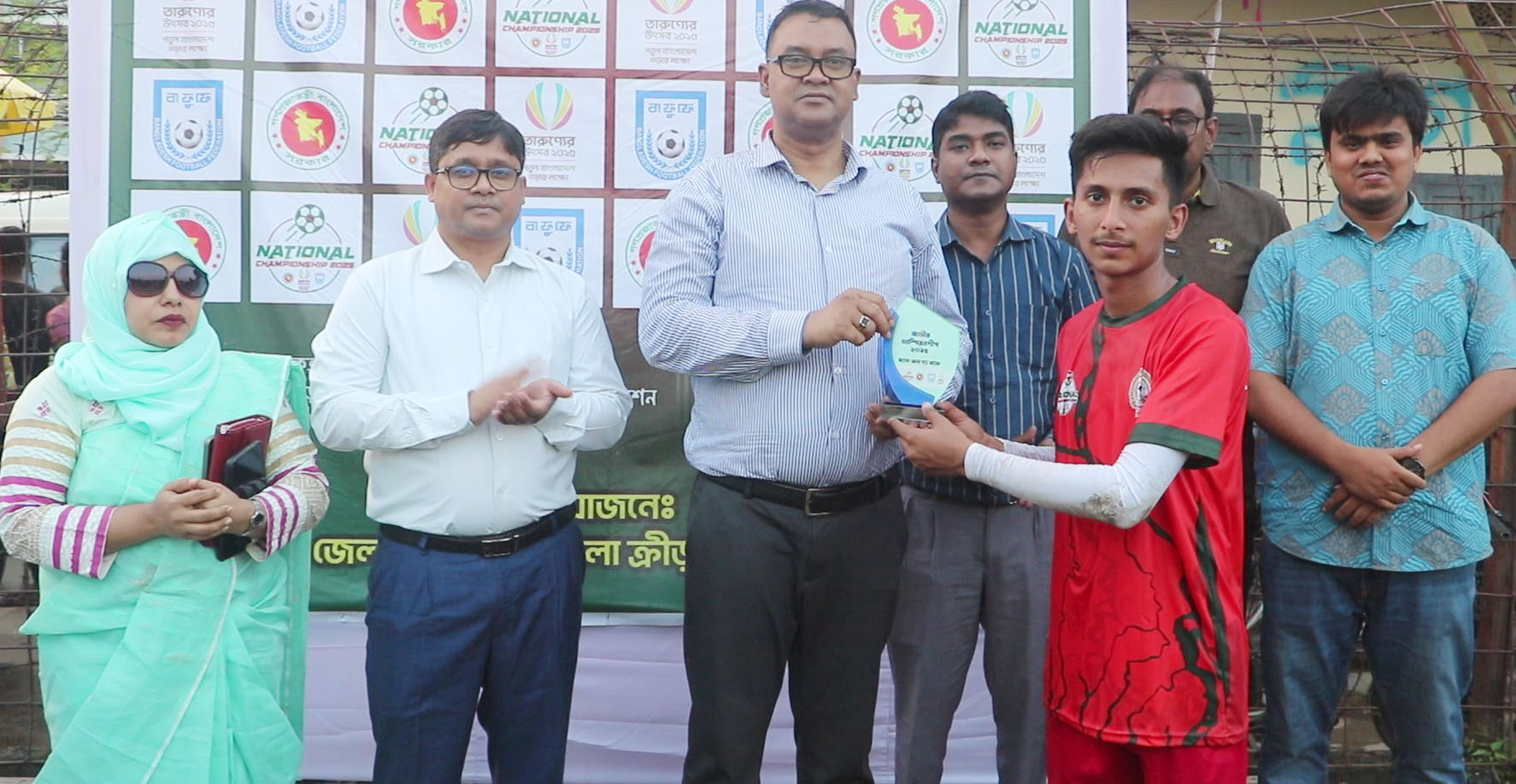 জাতীয় চ্যাম্পিয়নশিপে চাঁপাইকে হারিয়ে শেষ ১৬-তে নওগাঁ ফুটবল দল