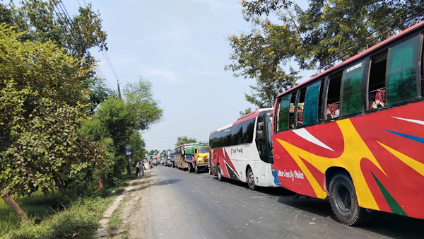 তিরোভাব মহোৎসবের কারণে দীর্ঘ যানজট, ভোগান্তিতে যাত্রীরা