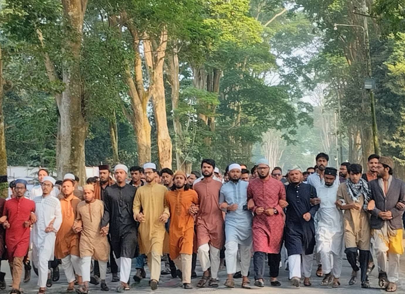 ওসমান হাদিকে হত্যার প্রতিবাদে রাবিতে বিক্ষোভ, আওয়ামীপন্থী শিক্ষকদেও প্রতি হুশিয়ারি
