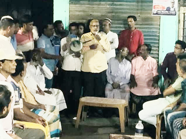 পুঠিয়ায় ৩১ দফার প্রচার ও গণসংযোগ করেন অধ্যাপক নজরুল ইসলাম মন্ডল