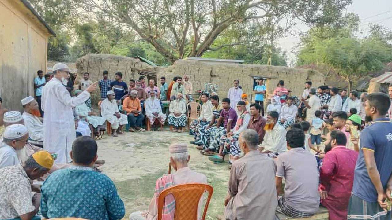 চাঁপাইনবাবগঞ্জে জামায়াতে যোগ দিলেন বিএনপির ২৮ নেতাকর্মী