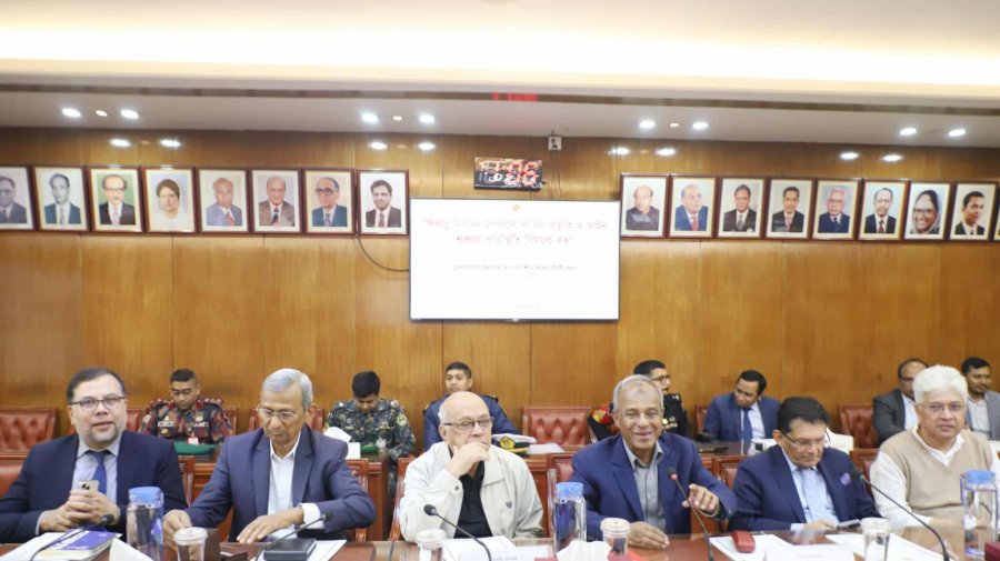 ২০ জনকে দেওয়া হয়েছে গানম্যান, প্রথম আলো-ডেইলি স্টার সম্পাদকও ‘পেয়েছেন’