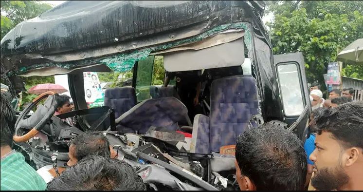 দুর্ঘটনার কবলে র‌্যাবের পিকনিকের গাড়ি, শিশু নিহতসহ আহত ২২