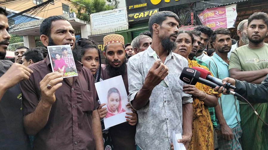 মিরপুরে আগুন: নিখোঁজ স্বজনের অপেক্ষায় তারা