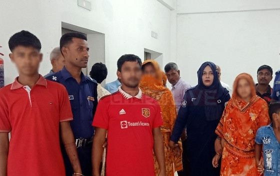 চাঁপাইনবাবগঞ্জে আটক ৬ জন ভারতীয় নাগরিকদের দেশে ফেরা দেরি হচ্ছে
