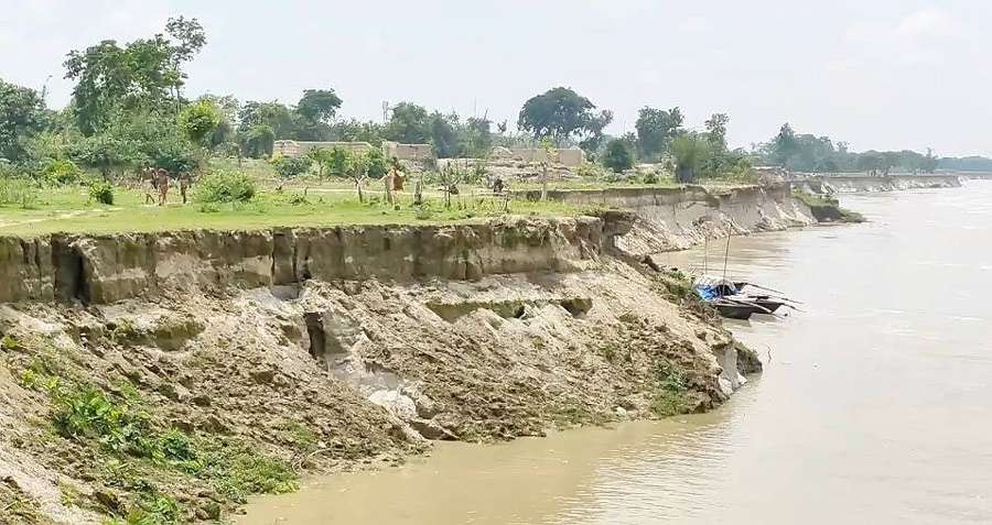 চাঁপাইনবাবগঞ্জে পদ্মায় ভাঙন: ৭৫১ কোটি টাকার বাঁধ প্রকল্প অনুমোদনের অপেক্ষায়