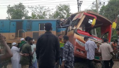 চার  জেলায় সড়কে প্রাণ গেল ২০ জনের