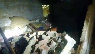 চাঁপাইনবাবগঞ্জে মেঝেতে পুঁতে রাখা ৩০ বোমার বিস্ফোরণ