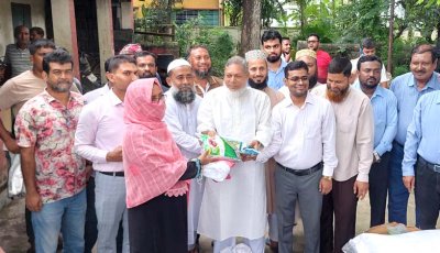 ঈশ্বরদীতে ৩২০০ প্রান্তিক  কৃষক পেলেন বীজ সার চারা