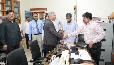 রাবির অফিসসমূহ খুলেছে: উপাচার্যের শুভেচ্ছা বিনিময়