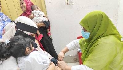 ঈশ্বরদীর ১০ কেন্দ্রে হামের টিকা পেল দেড় হাজার শিশু