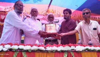 হুমায়ূন রেজা উচ্চবিদ্যালয়ের সাবেক শিক্ষার্থীরা সংবর্ধনা জানালো পাবিপ্রবি’র ভিসিকে