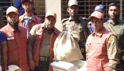 রাজশাহী-৬ আসনে ত্রয়োদশ জাতীয় সংসদ নির্বাচনের সরঞ্জাম বিতরণ