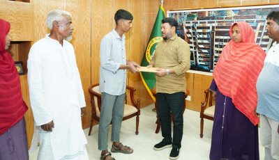 অদম্য মেধাবী শিক্ষার্থী ফাহিম আলীর পাশে রাসিক প্রশাসক