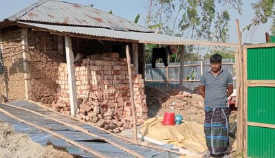 পত্নীতলায় বাড়ি ভাঙচুরের ঘটনায় ১০ জনের বিরুদ্ধে মামলা