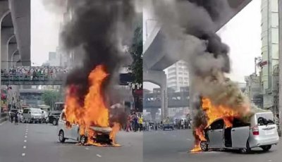 ফার্মগেটে চলন্ত মাইক্রোবাসে আগুন