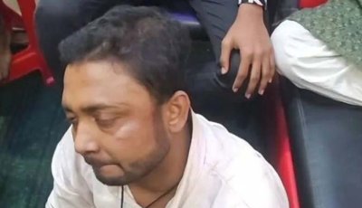 টঙ্গীতে ‘ছিনতাইকারী’র কব্জি কেটে দিল জনতা
