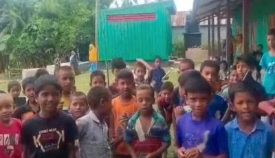 শিক্ষকরা স্কুলে আসেন না, তাই শিশুদের বিক্ষোভ