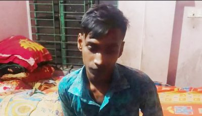 মামিকে হত্যার পর মরদেহের পাশে বসে ছিলেন ভাগনে