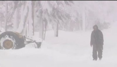 রেকর্ড তুষারপাতে বিপর্যস্ত যুক্তরাষ্ট্রের উত্তর-পূর্বাঞ্চল