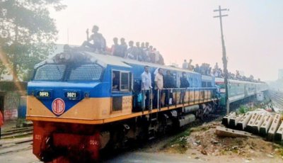 ভোটের আগে রেলস্টেশনে বাড়িমুখী মানুষের ঢল