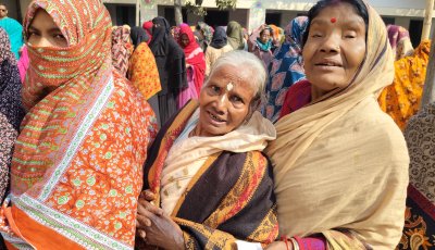 রাজশাহী-৩ আসনে কেন্দ্রে কেন্দ্রে হিন্দু নারী ভোটারদের সরব অংশগ্রহণ