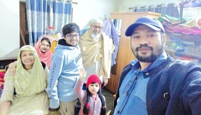 গাছে প্রাইভেটকারের ধাক্কা, এক পরিবারের ৩ জন নিহত
