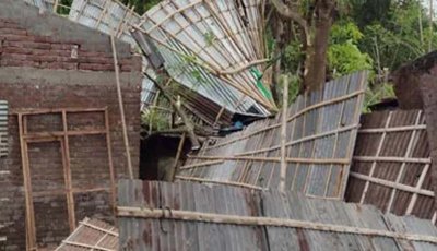 কালবৈশাখীর তাণ্ডবে বিপর্যস্ত চাঁপাইনবাবগঞ্জ