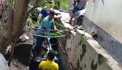 নগরীতে ওয়ার্ড পর্যায়ে ড্রেনের কাদামাটি অপসারণ কার্যক্রম অব্যাহত