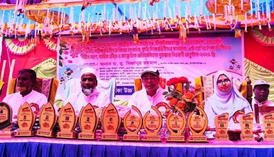 গোমস্তাপুরে বিভিন্ন শিক্ষা প্রতিষ্ঠানে এসএসসি পরীক্ষার্থীদের বিদায় সংবর্ধনা