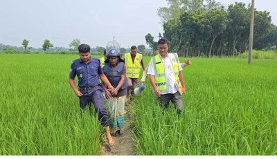 সাঁথিয়ায় ব্যবসায়ীকে গলাকেটে হত্যার প্রধান আসামী বাঘা গ্রেপ্তার