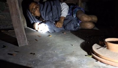 পরকীয়ার অভিযোগে পুঠিয়ায় আ’লীগ নেতাকে গণপিটুনি