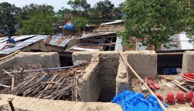 পত্নীতলায় কালবৈশাখী ঝড়ের তাণ্ডবে ক্ষতিগ্রস্ত অনেক পরিবার