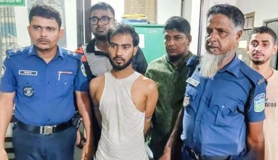 ঋণ না পেয়ে গভীর রাতে ব্যাংকের ভল্ট ভাঙতে গিয়ে আটক যুবক
