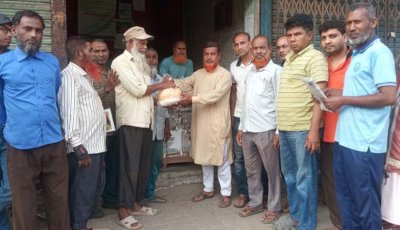 মহানগর সংবাদপত্র শ্রমিক ইউনিয়নের ইদ সামগ্রী বিতরণ