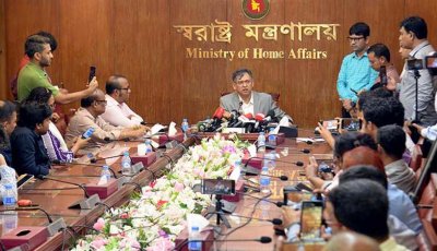 শেখ হাসিনাকে আইনিভাবে ফেরত চাই: স্বরাষ্ট্রমন্ত্রী