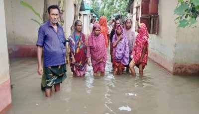 ভারী বর্ষণে মান্দার আশ্রয়ণ পল্লির ২শ পরিবার পানিবন্দি