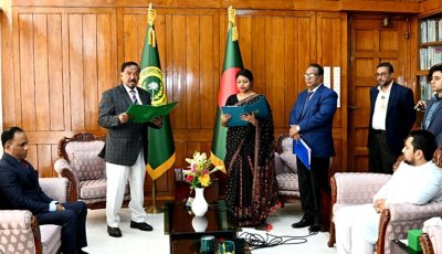 শপথ নিলেন নুসরাত তাবাসসুম