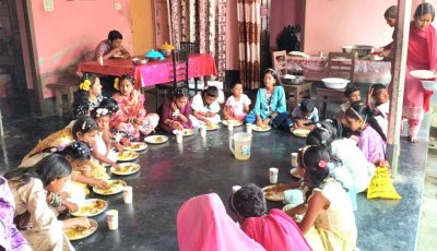 রহনপুরে পোসালু উৎসবে মেতে উঠল শিশুরা