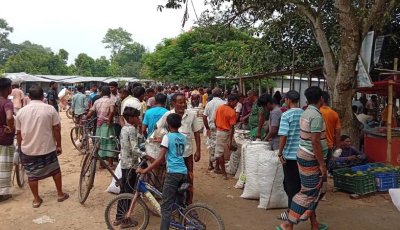 মহাদেবপুরে কাঁচামরিচের অবৈধ হাটের ফাঁদে কৃষক কাঁদে!