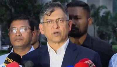 ভারতীয় সীমান্তে কাঁটাতারের বেড়া তাদের অভ্যন্তরীণ বিষয়, সতর্ক বিজিবি : স্বরাষ্ট্রমন্ত্রী