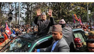 নেপালে নির্বাচনের আগে রাজতন্ত্র ফিরিয়ে আনতে বিশাল সমাবেশ